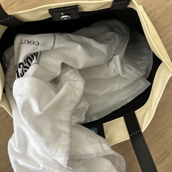 Moschino Tote - Picture 4 of 5